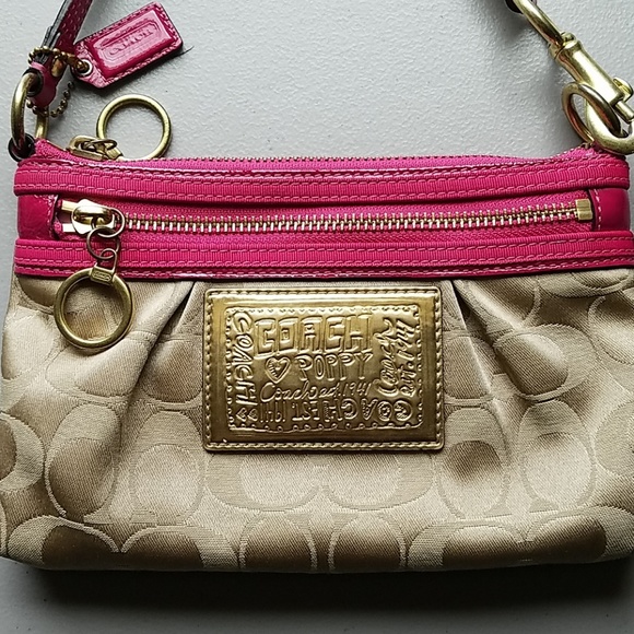Coach wristlet - Picture 2 of 7